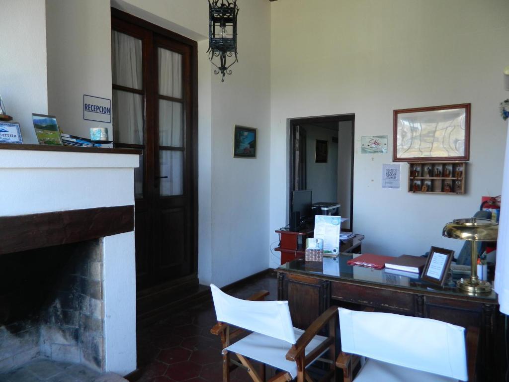 Hostal El Cerrito San Lorenzo سان لورينزو المظهر الخارجي الصورة